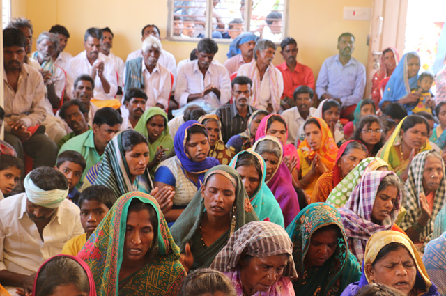 Hundreds Massed for the 2 days Mega Prayer organized by Grace Ministry at Pavagada, Tumkur. The Pavagada Prayer Meetings was a great blessing to the hundreds who gathered.